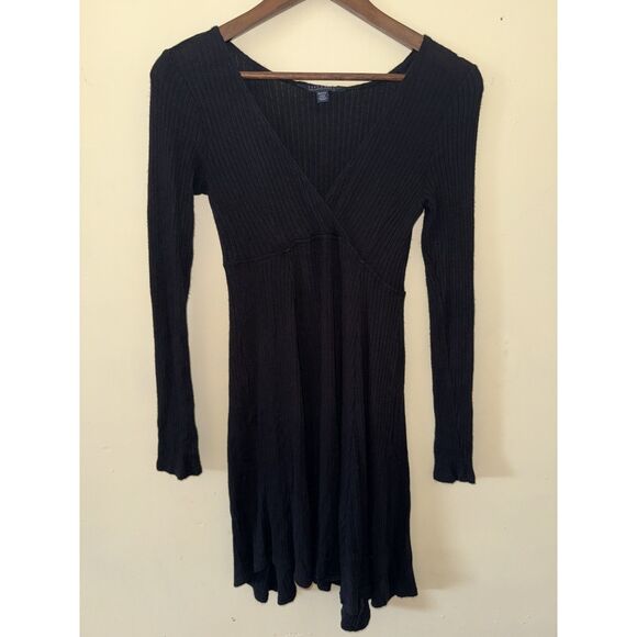 American Eagle Outfitters Dresses & Skirts - American Eagle Soft & Sexy Black Ribbed Long Sleeve V-Neck Dress - Small